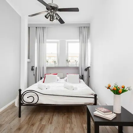 Olivia By Renters ורשה